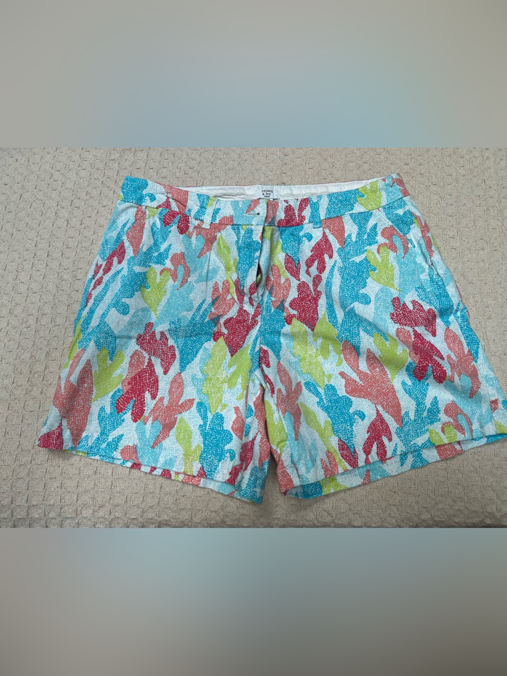 Crown and Ivy women’s 16W shorts